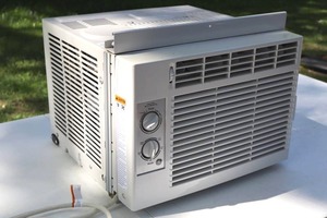 GE Small Room Window Air Conditioner 5100 BTU