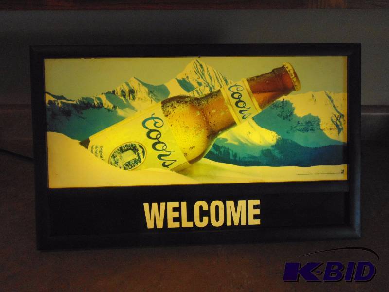 lot 18 image: Coors Light Sign