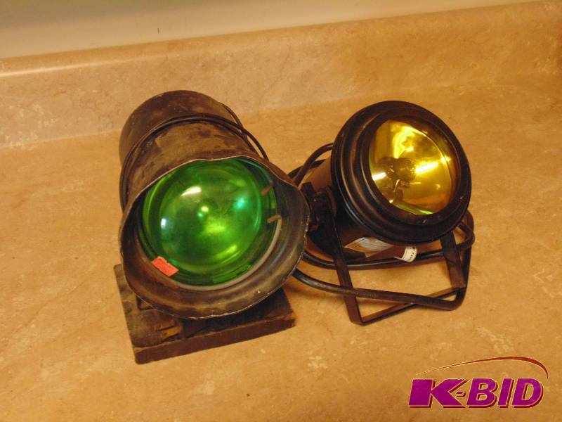 lot 28 image: A lot of 2 Pin Spot Lights