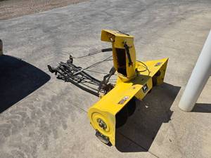 John Deere LX288 With GT235 Hood