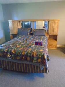 Complete bed & headborad. As shown. May be queen size CASH ON SITE ONLY. PICKUP IS TUESDAY MAY 19TH FROM 11 AM TO 4 PM. REGARDLESS WHAT THE SCHEDULE STATES.