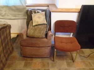 Rockerrecliner shair & 2 other chairs.  Not pictured. As shown. CASH ON SITE ONLY. PICKUP IS TUESDAY MAY 19TH FROM 11 AM TO 4 PM. REGARDLESS WHAT THE SCHEDULE STATES.