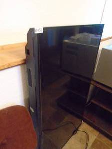 46 inch flat screen tv. Condition unknown. As shown. CASH ON SITE ONLY. PICKUP IS TUESDAY MAY 19TH FROM 11 AM TO 4 PM. REGARDLESS WHAT THE SCHEDULE STATES.