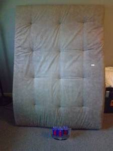 Queen size futon mattress. Good condition. As shown. CASH ON SITE ONLY. PICKUP IS TUESDAY MAY 19TH FROM 11 AM TO 4 PM. REGARDLESS WHAT THE SCHEDULE STATES.