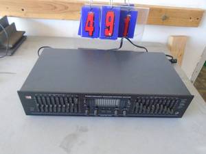 Electronic graphic equalizer receviver As shown. CASH ON SITE ONLY. PICKUP IS TUESDAY MAY 19TH FROM 11 AM TO 4 PM. REGARDLESS WHAT THE SCHEDULE STATES.