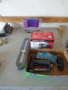 Misc tools. As shown. CASH ON SITE ONLY. PICKUP IS TUESDAY MAY 19TH FROM 11 AM TO 4 PM. REGARDLESS WHAT THE SCHEDULE STATES.