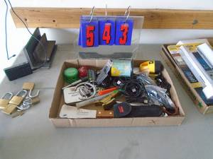 Flat of misc items. As shown. CASH ON SITE ONLY. PICKUP IS TUESDAY MAY 19TH FROM 11 AM TO 4 PM. REGARDLESS WHAT THE SCHEDULE STATES.