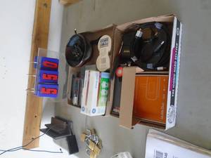 2 flats of electronics & misc. As shown. CASH ON SITE ONLY. PICKUP IS TUESDAY MAY 19TH FROM 11 AM TO 4 PM. REGARDLESS WHAT THE SCHEDULE STATES.
