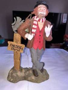 VINTAGE - Freddys Trophy sculpture Freddie the Freeloader