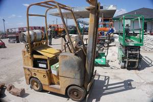 Allis Chalmers Model FTB-30 Forklift