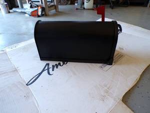 Metal Mailbox Almost New Great Shape