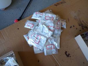 70 Single Packs Self Taping Screws & 30 Ten Packs Self Taping Screws