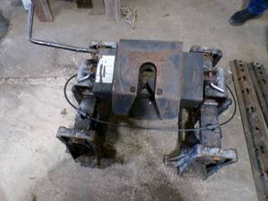 Used Air Ride 5th Wheel Hitch Plate