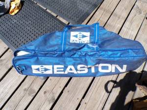 Easton SoftballBaseball Bag & Extras (Balls & Bats)