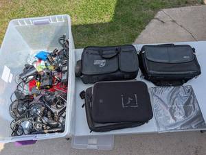 Laptop Cases With Cords And Exrta Parts