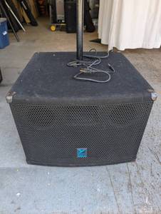 Yorkville Elite ES700P Subwoofer - Powered Subwoofer with Built-In Amplifier