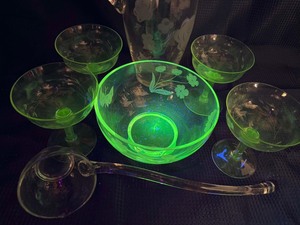 Etched flower clear glass pitcher and glass set GLOWS