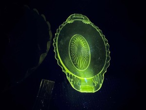 Large lot of glass that GLOWS green