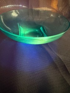 Vintage Hazel-atlas bowl GLOWS