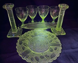 Lot of manganese glass that GLOWS