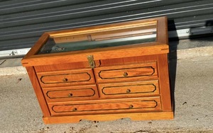 Lockable wooden display case