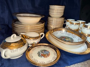 Set of vintage crest-o-gold 22k gold trim