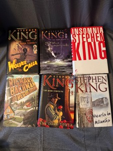 Lot of hardcover Stephen king books
