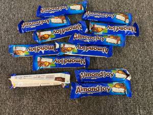12x Almond Joys