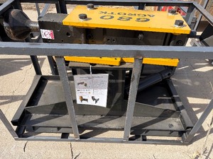 UNUSED SKID STEER POST POUNDER BREAKER PD680-PZ