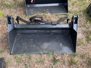 Unused 2026 Mini Skid Steer Combination Bucket MCB-11-48W Attachments