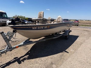 2003 Crestliner 1600 Angler