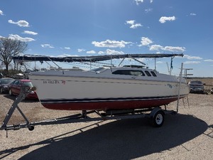 2001 Hunter 240 Sailboat
