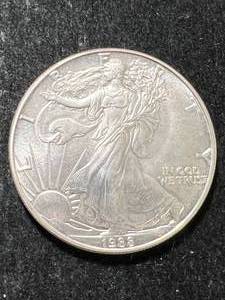 1988 AMERICAN SILVER EAGLE 1 TROY OZ .999 FINE SILVER