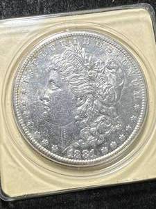 1881-S US MORGAN SILVER DOLLAR IN CASE