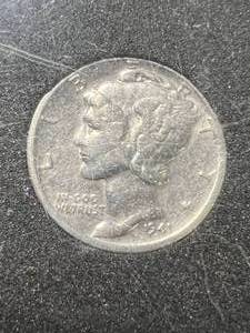 1941-D US MERCURY DIME IN CASE