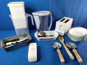 Large Lot of Kitchen Items