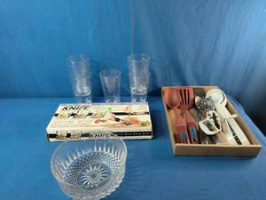 Large Lot of Kitchen Items Including Kitchen Aid