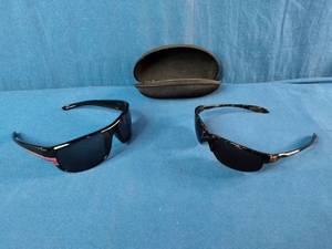 2 Pair of Sunglasses