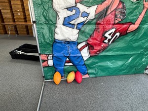 Quarterback Toss Football Game