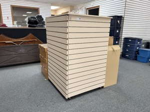 Custom Movable Wood Slatwall Store Fixture
