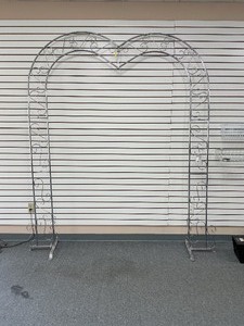 Metal Heart Arch  Needs repair