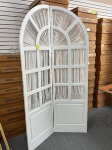 Sunlight Backdrop Divider