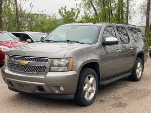 2008 CHEVROLET SUBURBAN LTZ 1 Owner  4x4  3rd Row Seating (NO RESERVE)