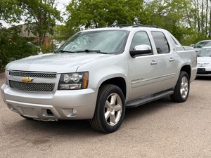2013 CHEVROLET AVALANCHE LTZ BLACK DIAMOND *4x4 | No Accidents Reported* (NO RESERVE)