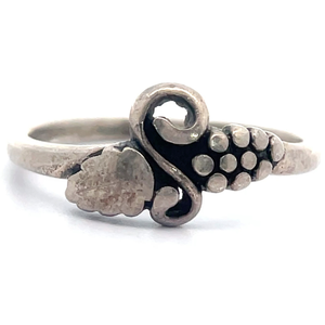 Vintage Grape Leaves Abstract Swirl Ring VIDEO