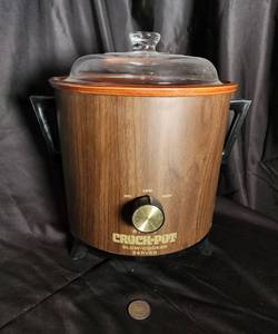 70s Vintage Rival Crock-Pot 3101 3.5 Qt Wood Grain Slow Cooker Server with Box