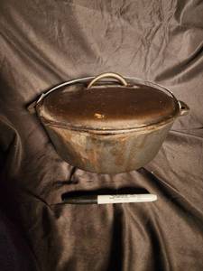 Vintage 10 34 In Cast Iron Dutch Oven with Lid