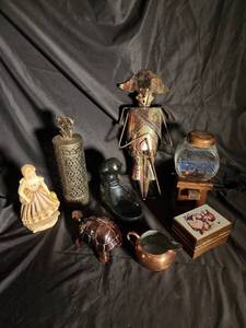 Assorted Decorative Collectibles (Lot of 8)