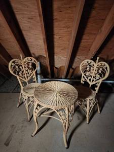 Wicker Heart-Back Bistro Set (3-Piece)