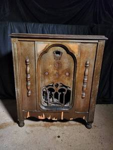 Vintage Fred Radio Wooden Console Cabinet